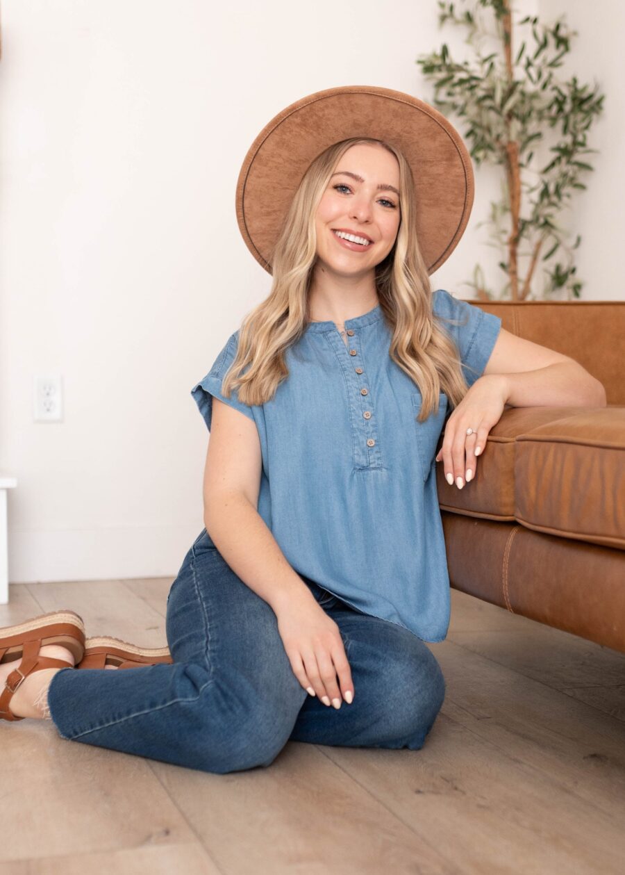 BrynleeBlueChambrayTop_DSC4632.jpg Brynlee Blue Chambray Top
