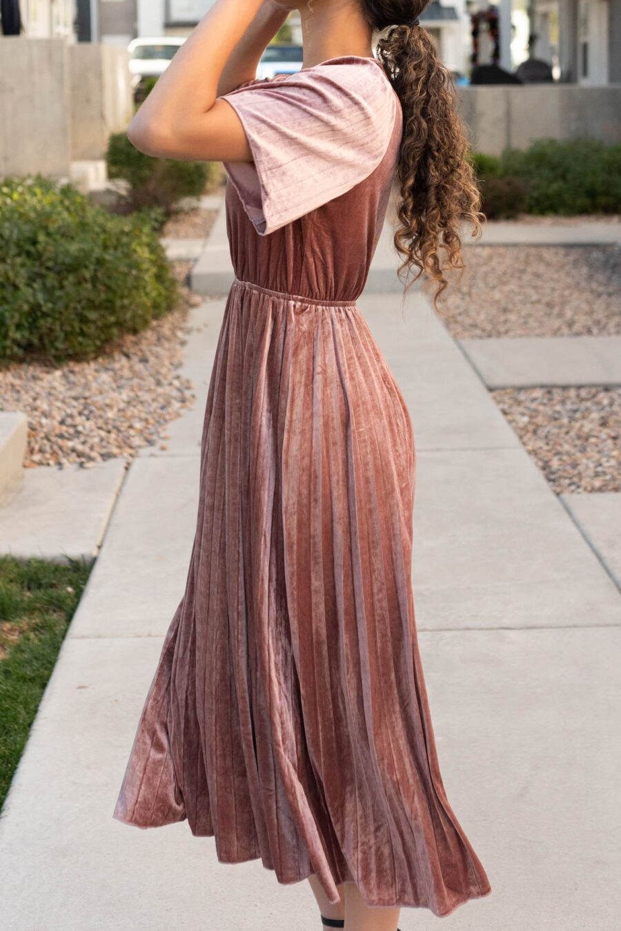 ReannahDustyRoseVelvetDress_DSC6161.jpg Reannah Dusty Rose Velvet Dress